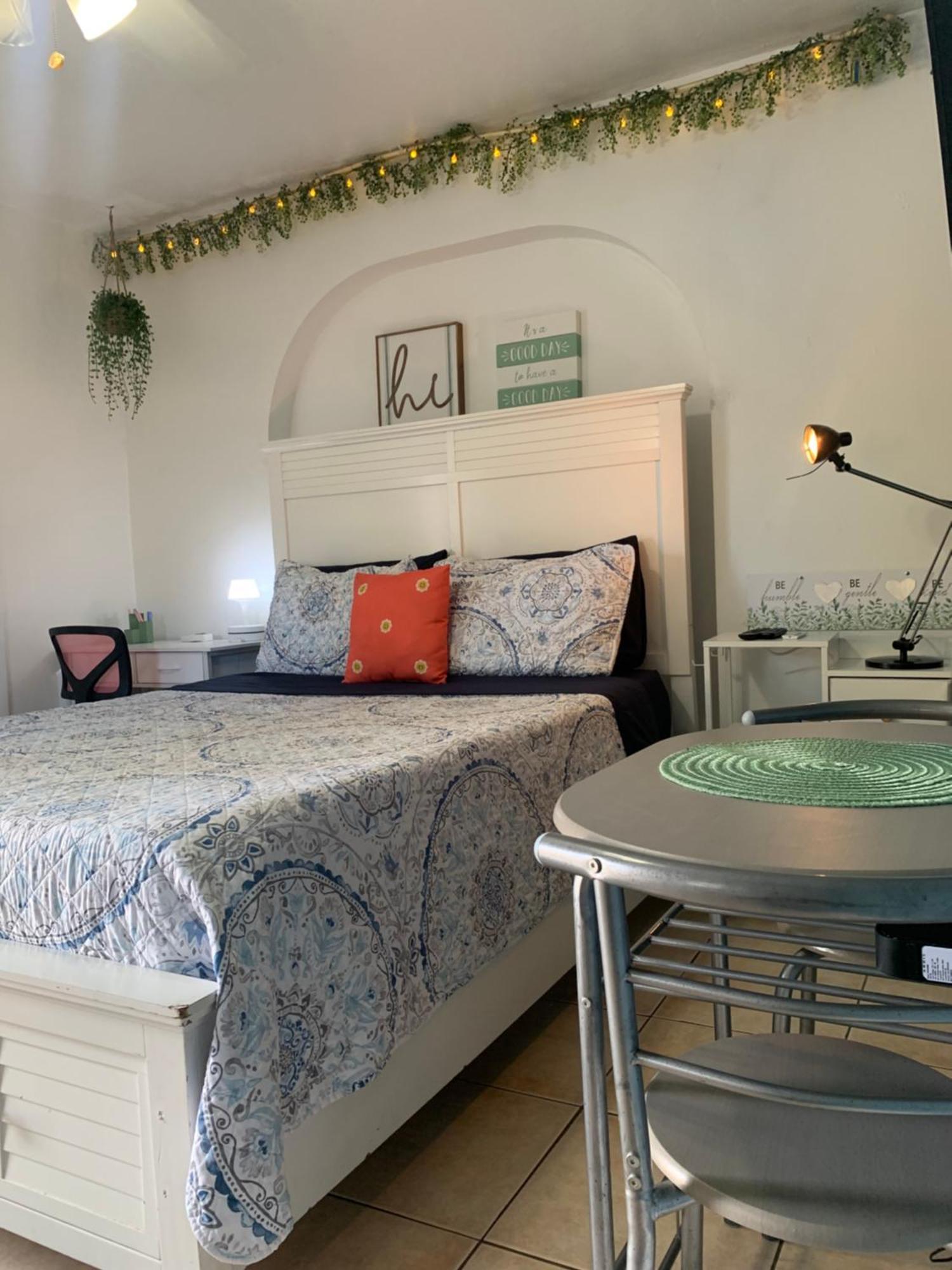 Mini Studio: 10 Min/Siesta Key/Private Entrance/ ซาราโซตา ภายนอก รูปภาพ